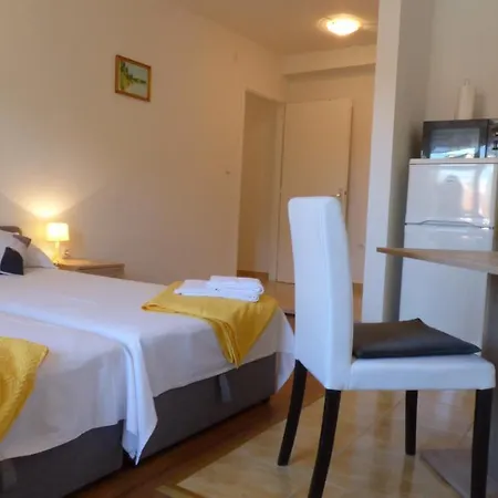 Buki Πανσιόν 4*